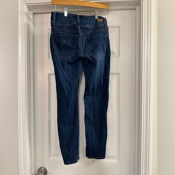 Almost Famous Jeans Midrise Skinny Distressed Medium Wash Stretch Size 7 - Picture 2 of 4